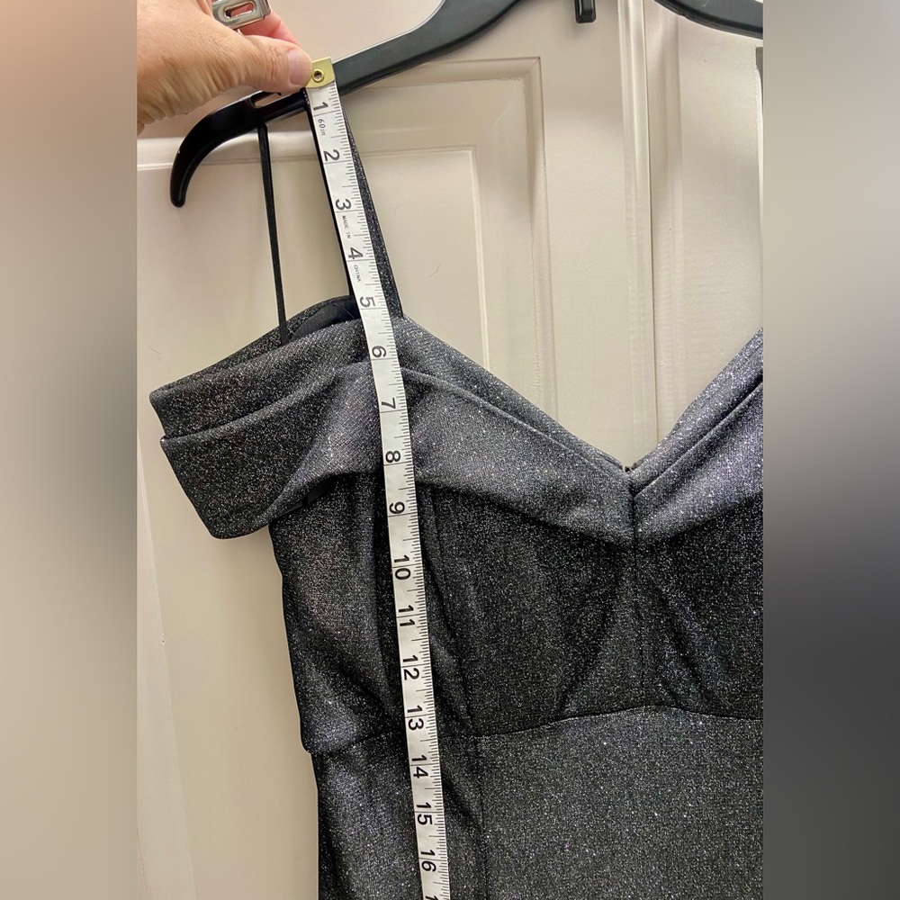 Gorgeous R&M RICHARDS evening gown, size 8. Worn once, in like-new condition. - Picture 11 of 13